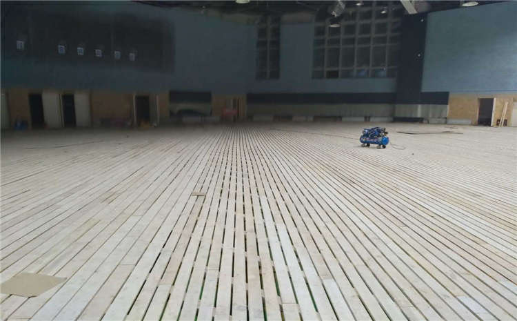柞木運動體育地板**是多少錢？