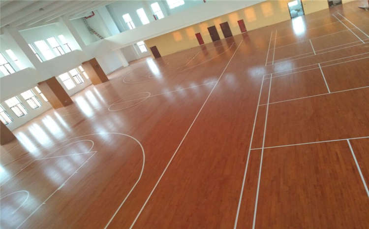 五角楓運(yùn)動體育地板哪個品牌好？