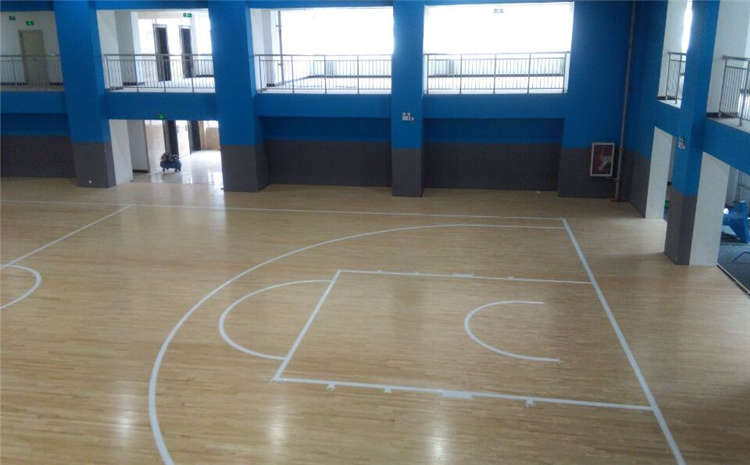 柞木木地板籃球館造價是的多少？